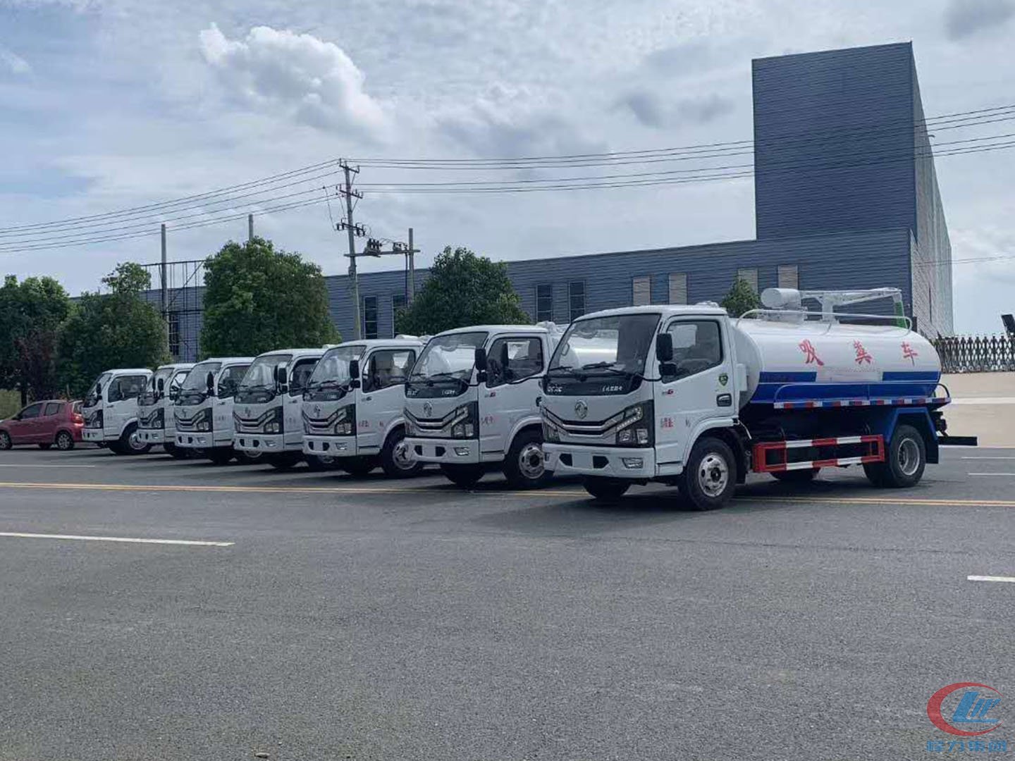 程力集團(tuán)國六東風(fēng)多利卡吸糞車批量發(fā)往內(nèi)蒙古