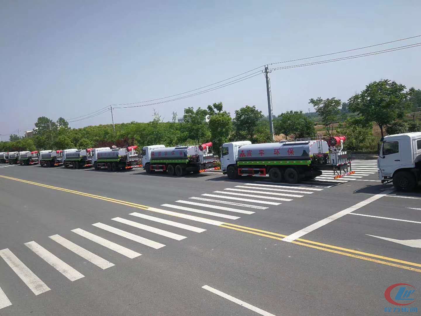 程力集團國六東風D3L后雙橋抑塵灑水車十臺齊發