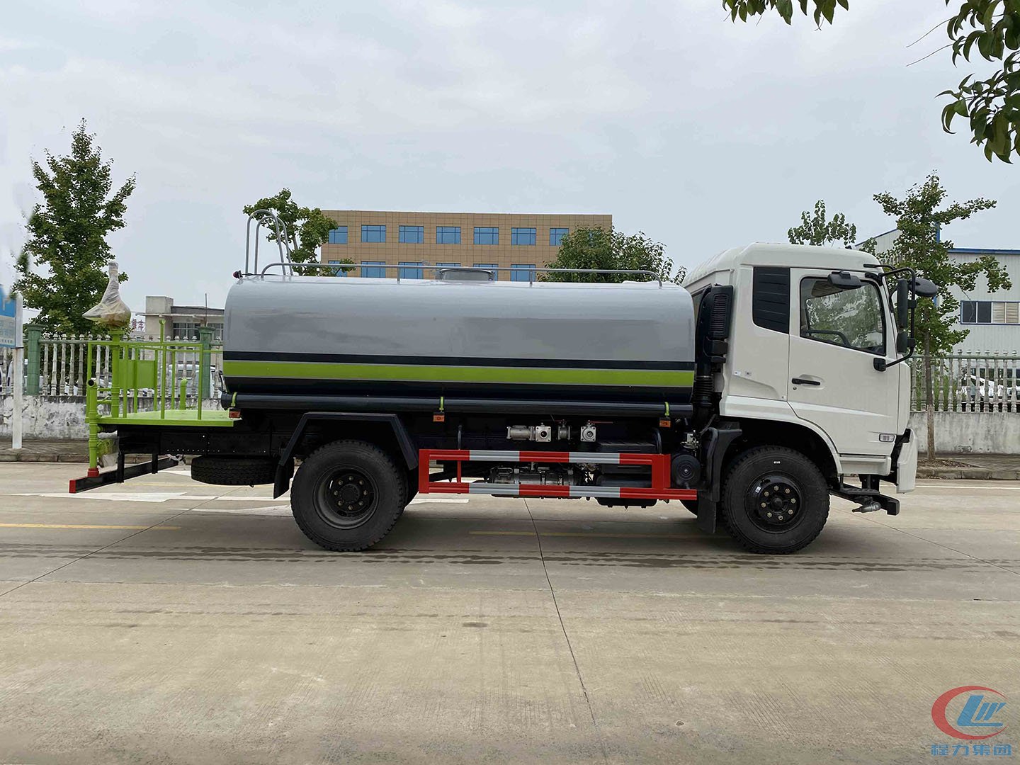 國(guó)六12方東風(fēng)專底D3V灑水車