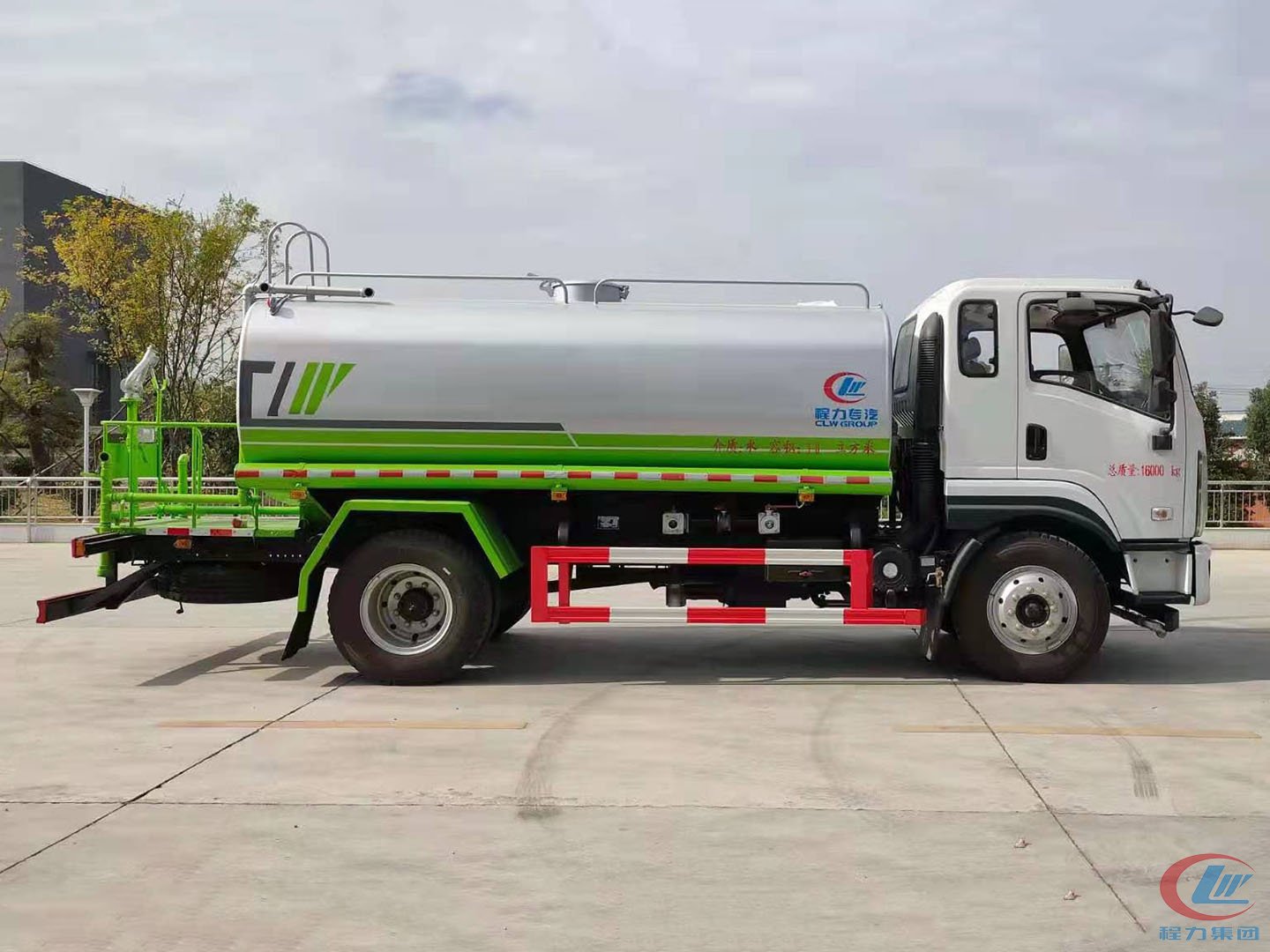 國(guó)六陜汽軒德綠化噴灑車