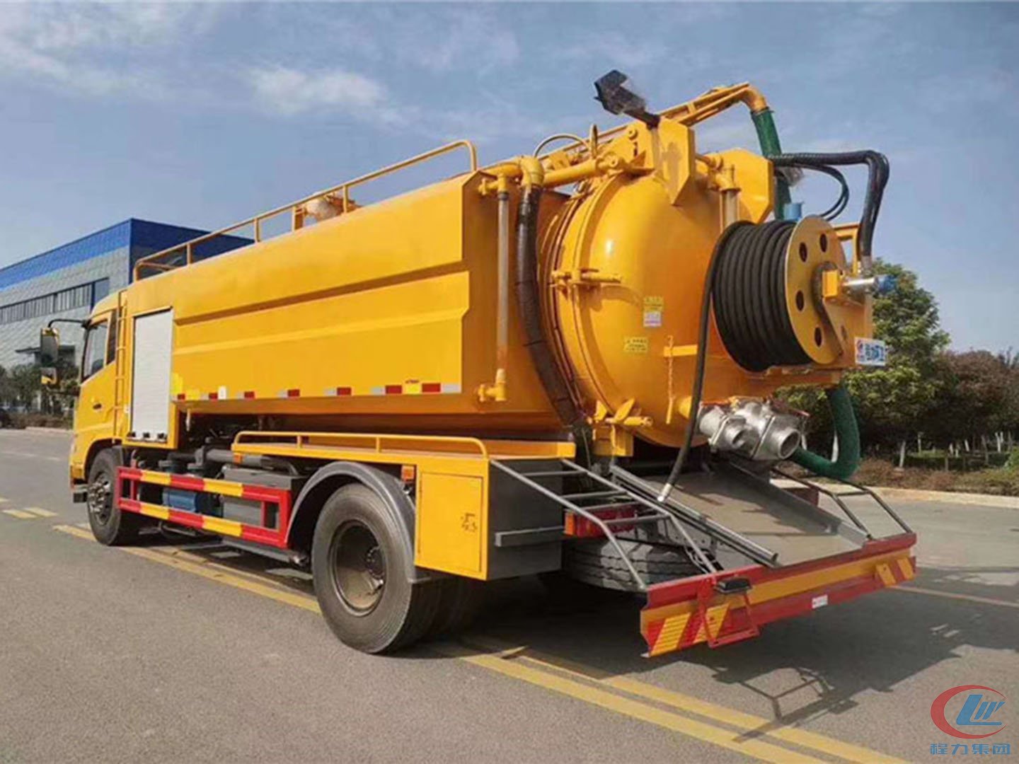 國(guó)六東風(fēng)天錦聯(lián)合疏通車(chē)