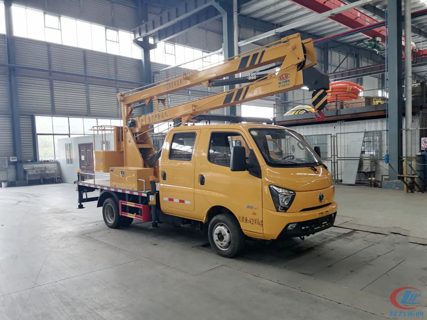 國六飛碟締途雙排座13.5米藍牌高空作業(yè)車