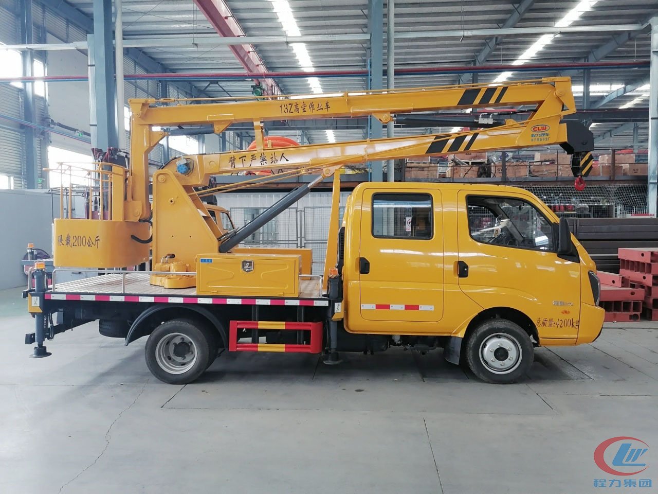 國六飛碟締途雙排座13.5米藍牌高空作業(yè)車