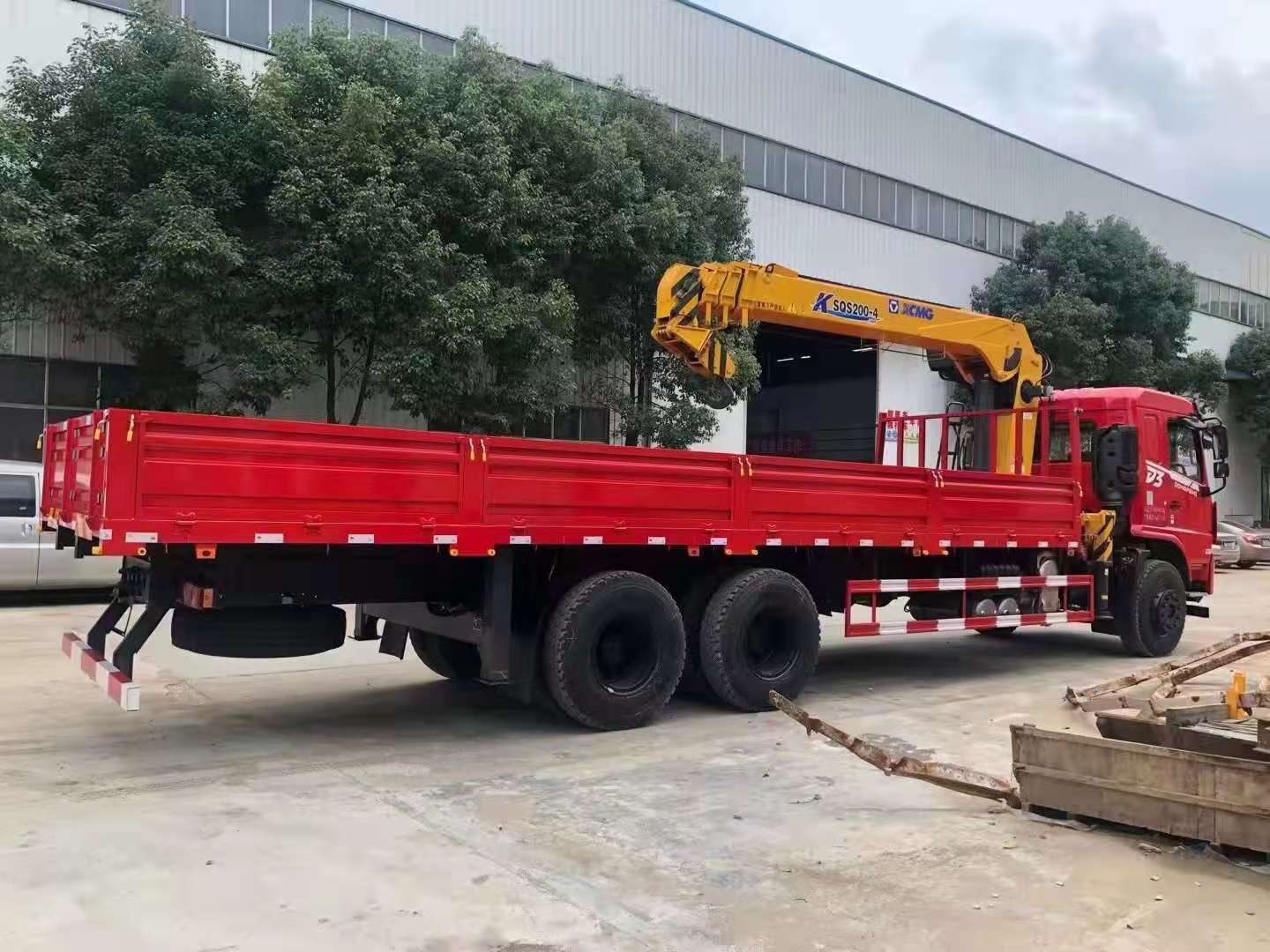 國六東風(fēng)暢行D3??后八輪隨車吊