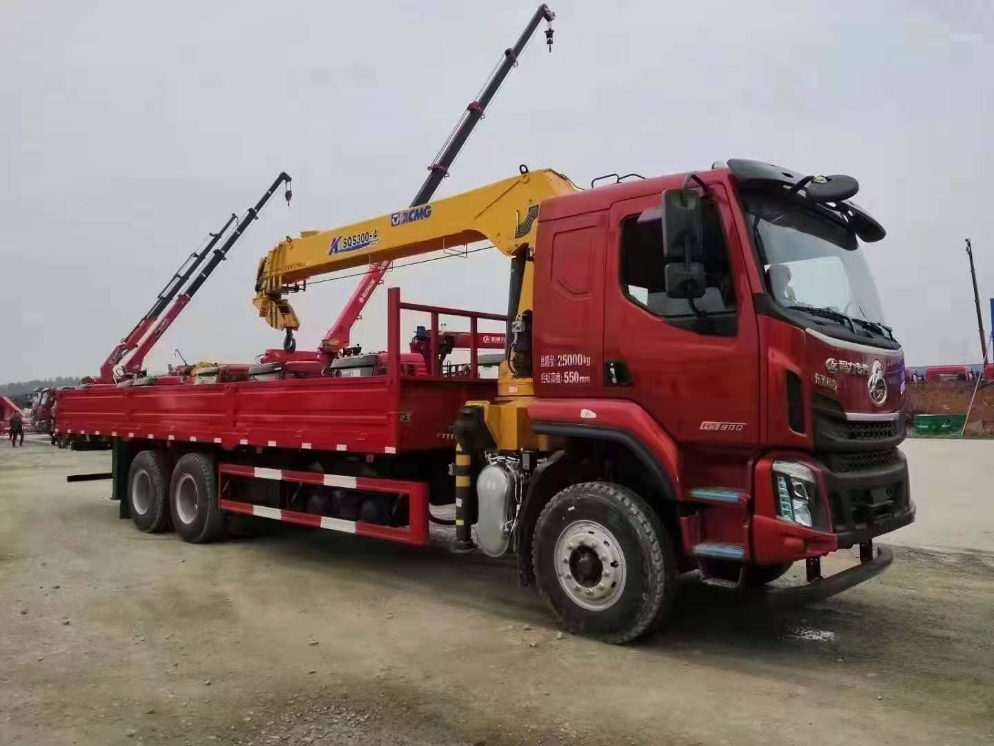 國(guó)六東風(fēng)柳汽乘龍后八輪隨車吊