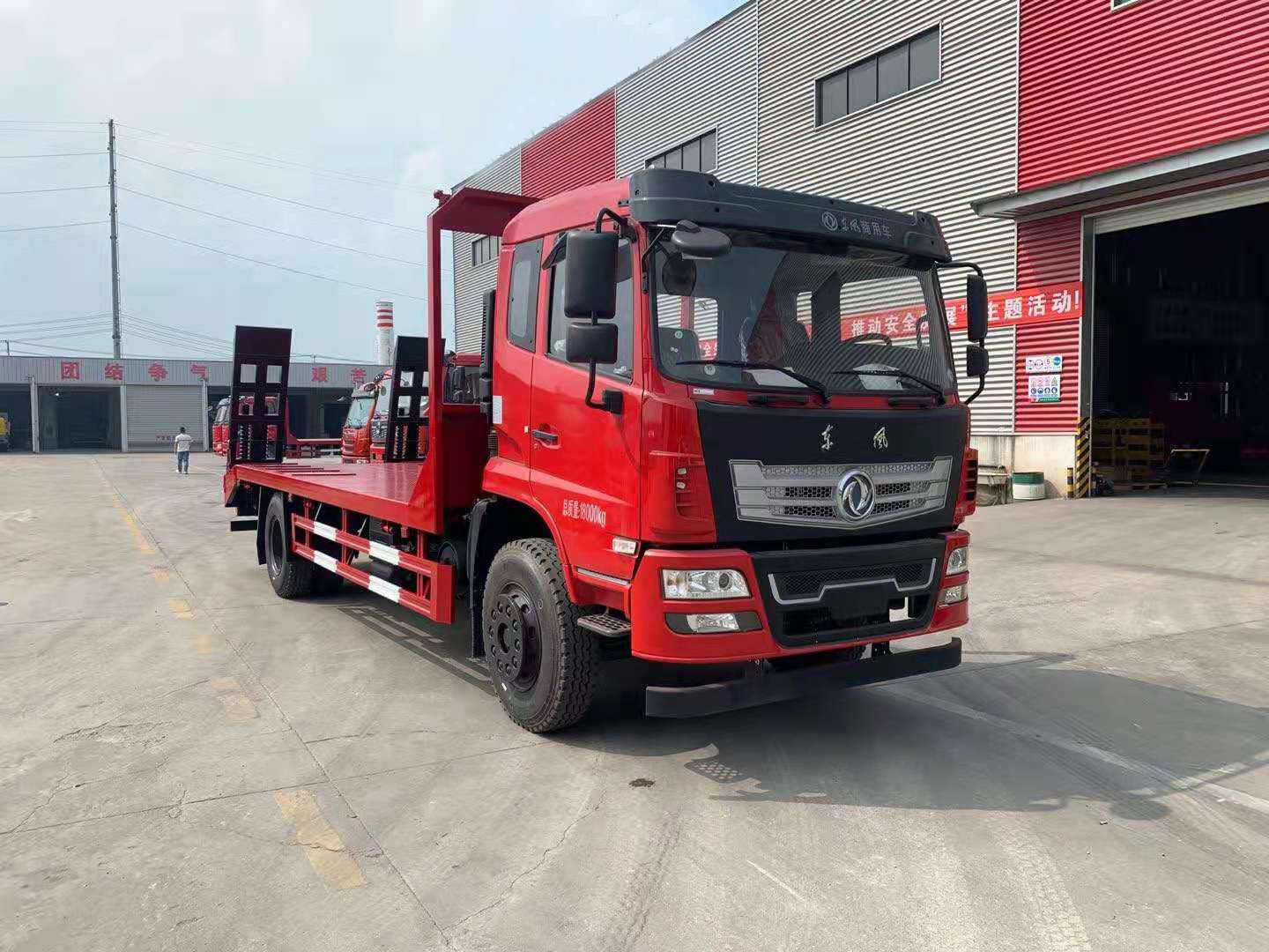 國(guó)六東風(fēng)D17-H平板運(yùn)輸車(chē)圖片