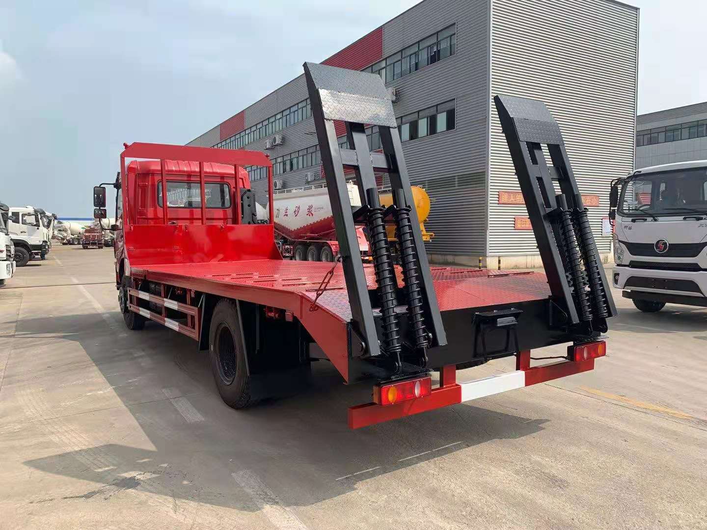 國(guó)六東風(fēng)D17-H平板運(yùn)輸車(chē)圖片