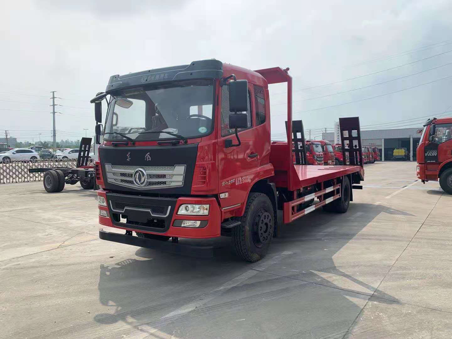 國(guó)六東風(fēng)D17-H平板運(yùn)輸車(chē)