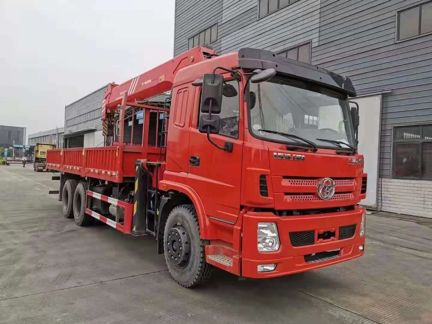 三環昊龍后八輪隨車吊