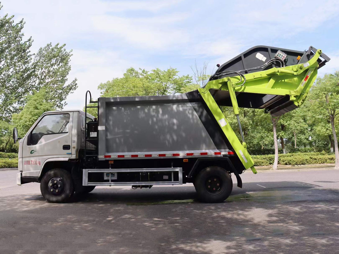 國(guó)六江鈴順達(dá)6方壓縮垃圾車(chē)