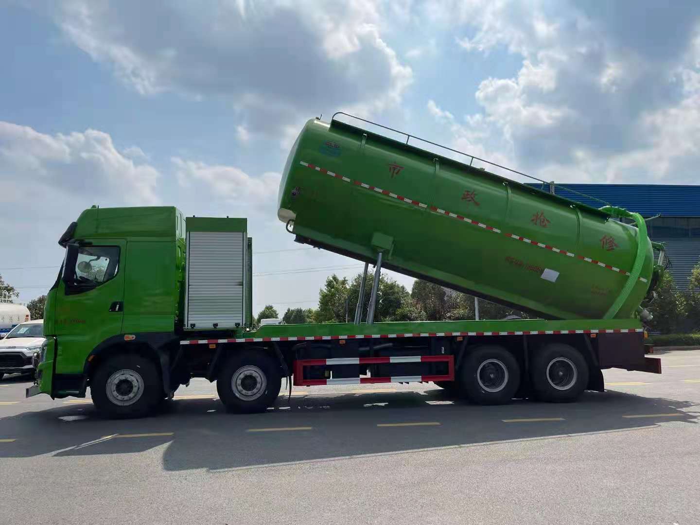 國(guó)六東風(fēng)柳汽乘龍前四后八清洗吸污車(chē)