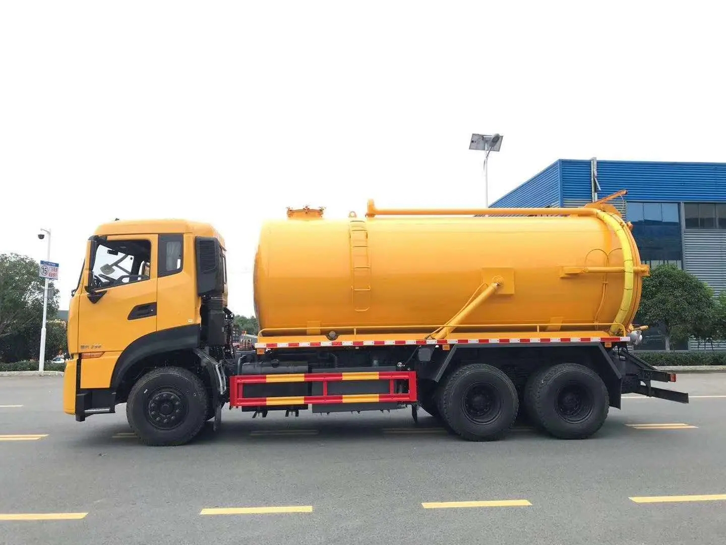 國六東風天龍后雙橋19方吸污車