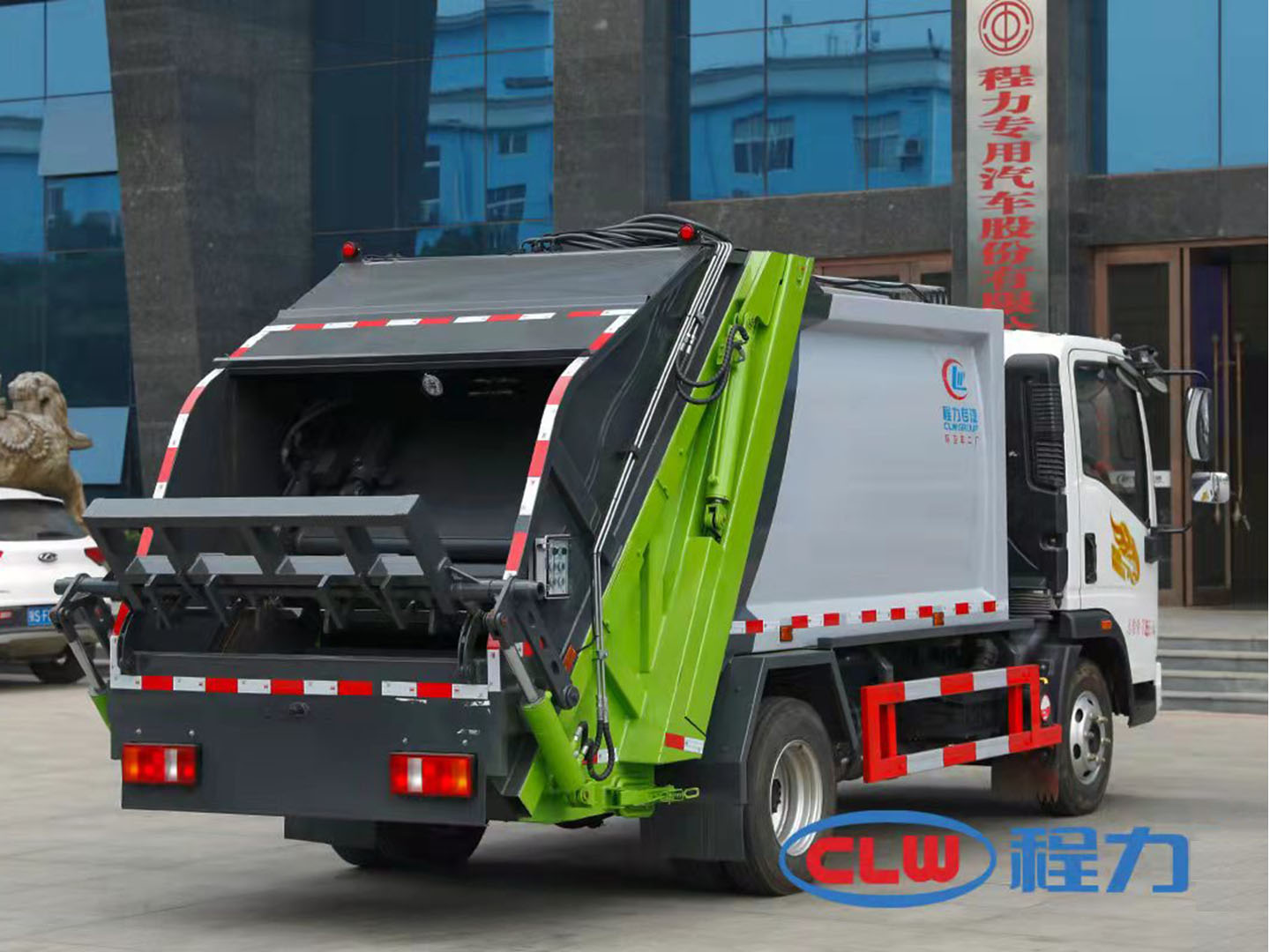 國(guó)六重汽豪曼壓縮垃圾車