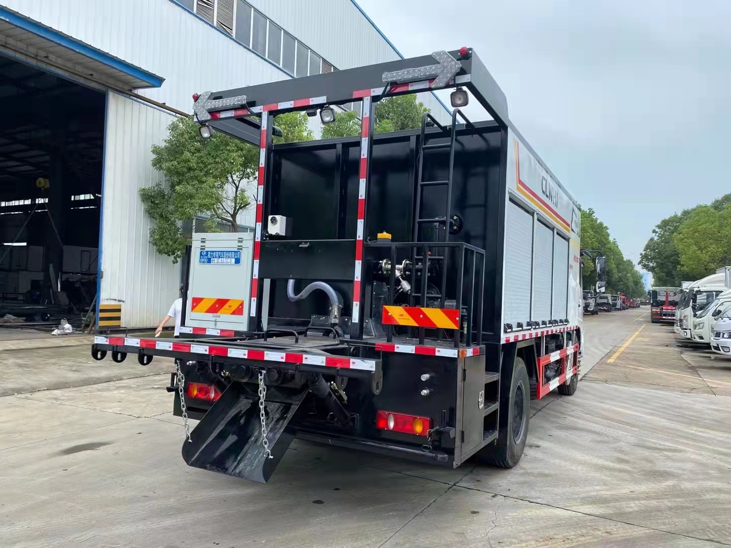 東風天錦單橋稀漿封層車