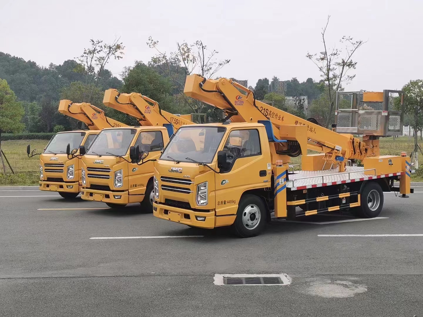 江鈴國六單排座23米高空作業(yè)車