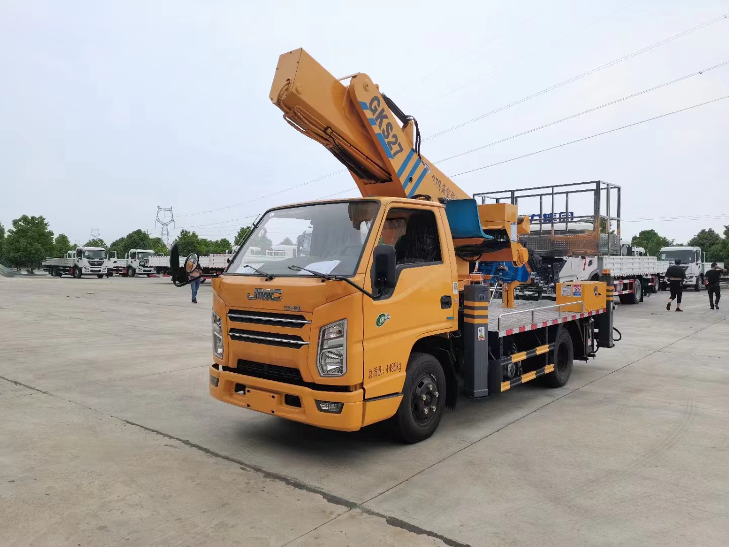 江鈴藍牌27米六節臂直臂高空作業車