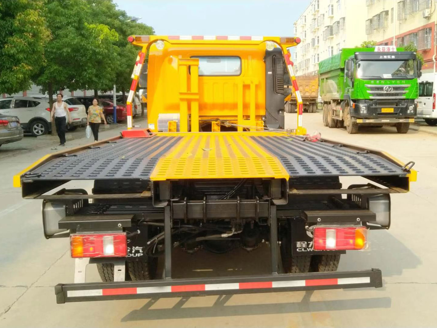 國(guó)六重汽豪沃藍(lán)牌清障車