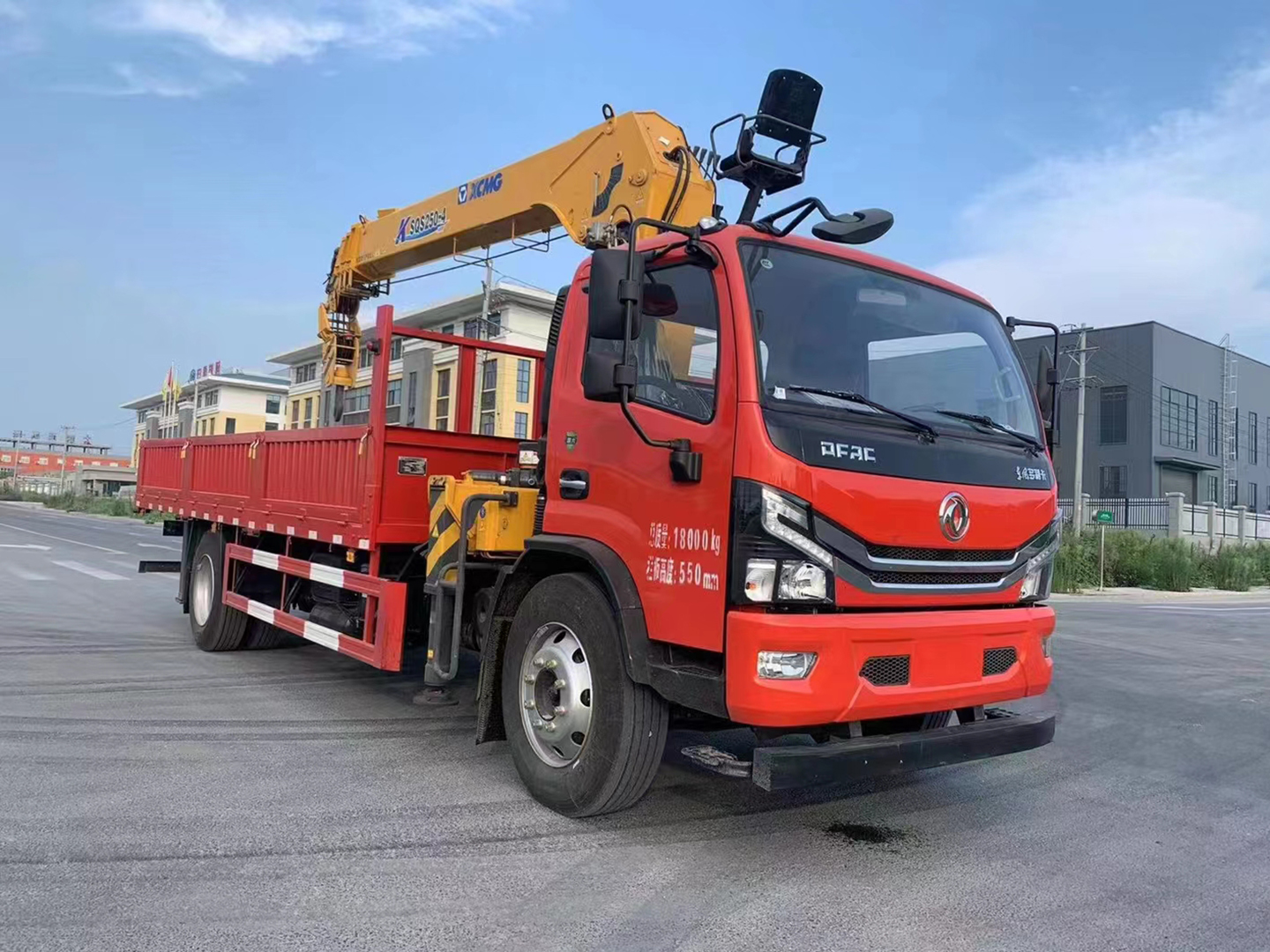 國六東風D8多利卡隨車吊