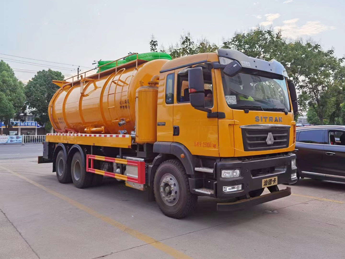 國(guó)六重汽后雙橋清洗吸污車(chē)