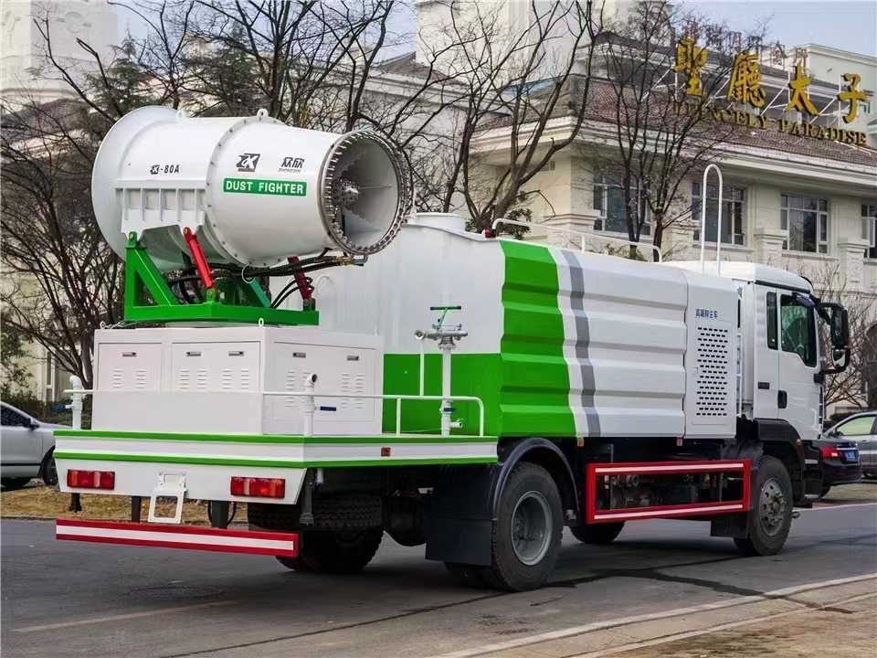 國六重汽汕德卡多功能抑塵車圖片