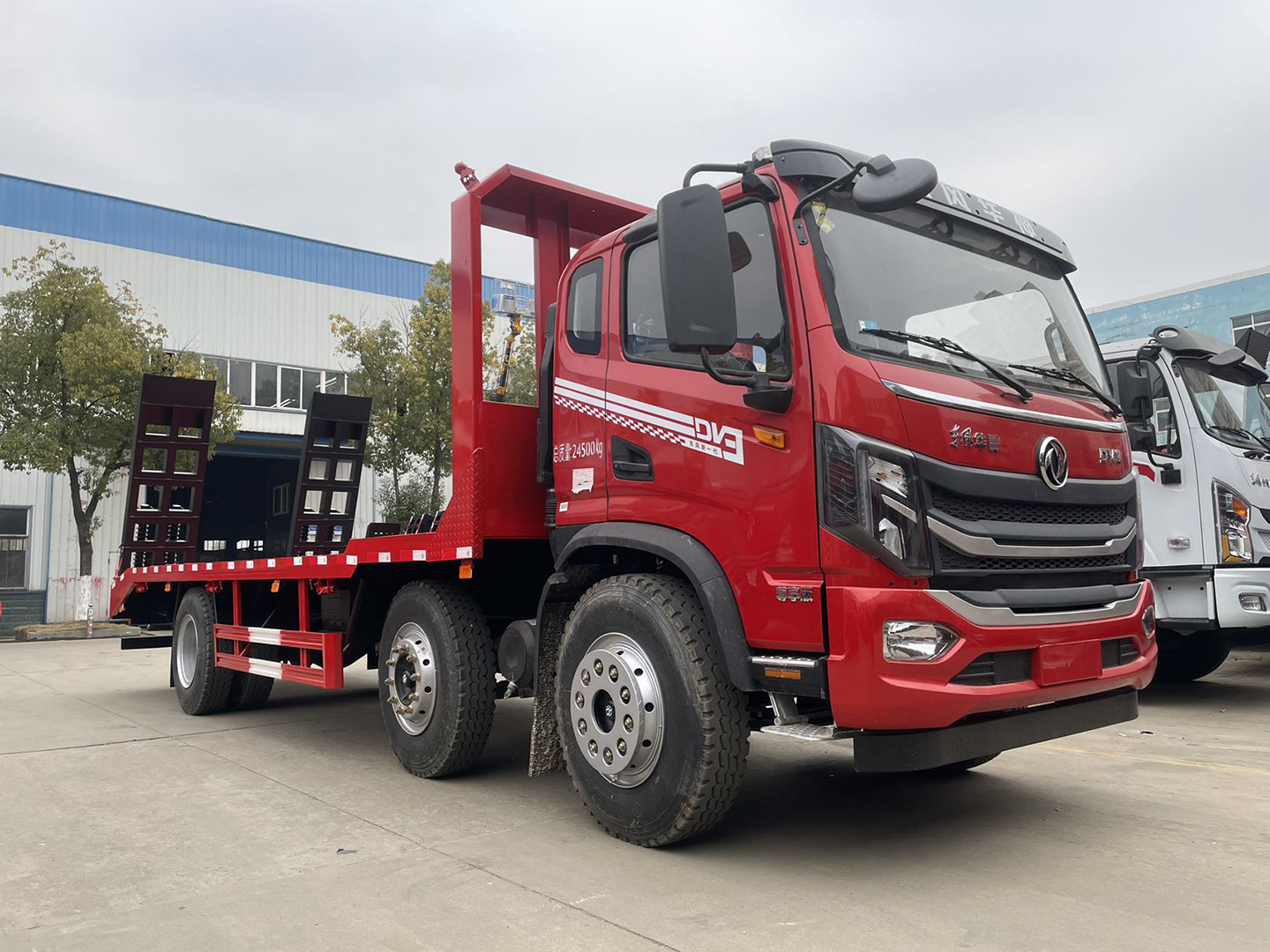 國六東風暢行D3小三軸平板運輸車