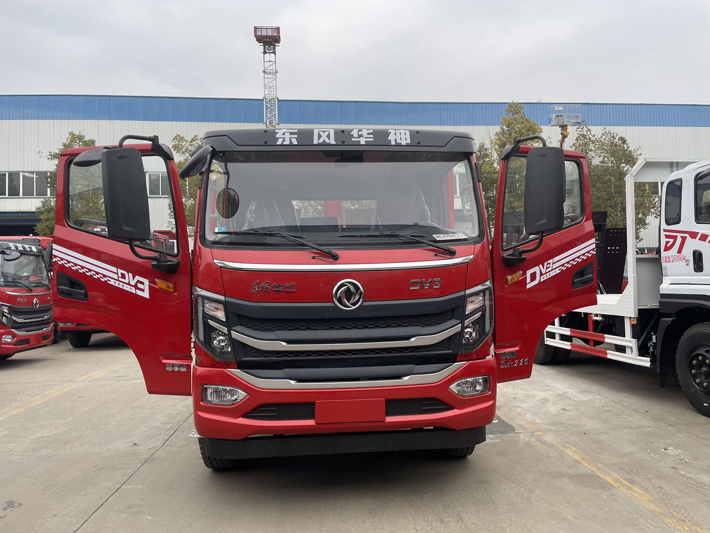 國六東風華神小三軸平板運輸車