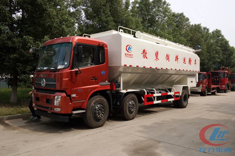 程力天錦飼料車側(cè)面圖