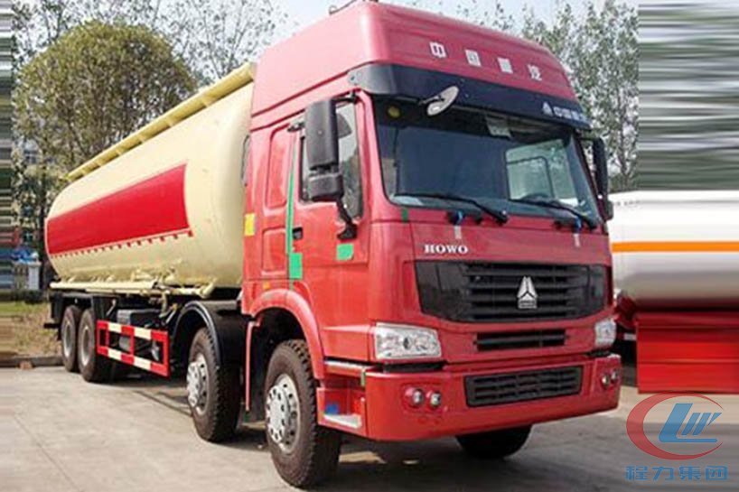 湖北程力重汽豪沃45噸物料運輸車側面圖