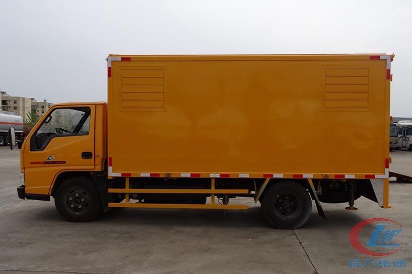 程力集團江鈴小型應急發電車側面圖