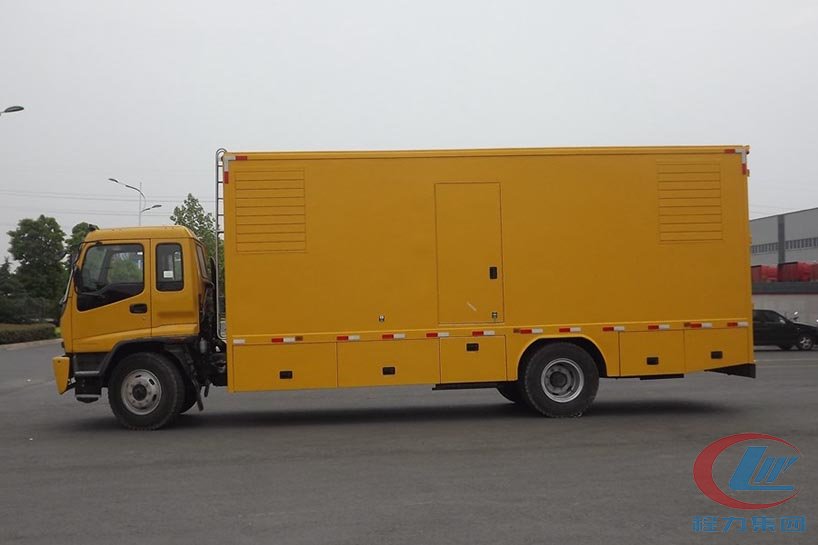 五十鈴FTR應急發電車側面圖