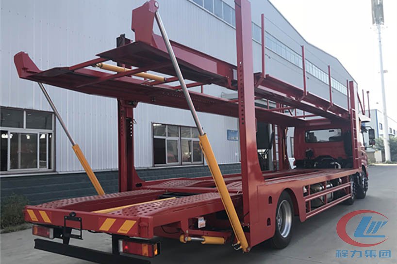 東風小三軸轎運車側(cè)面圖