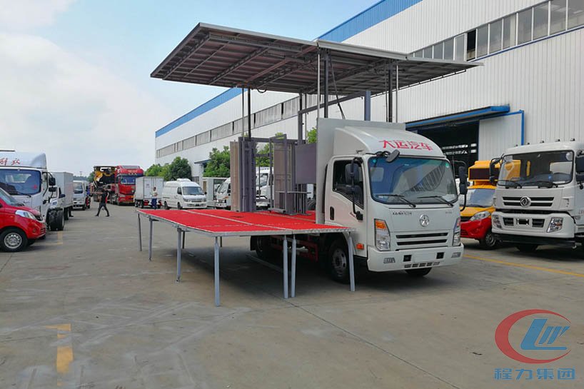 程力集團大運藍牌舞臺車側(cè)面圖