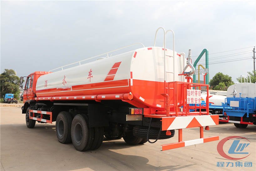 東風隨專后八輪22方灑水車CLW5250GPSD5側面圖