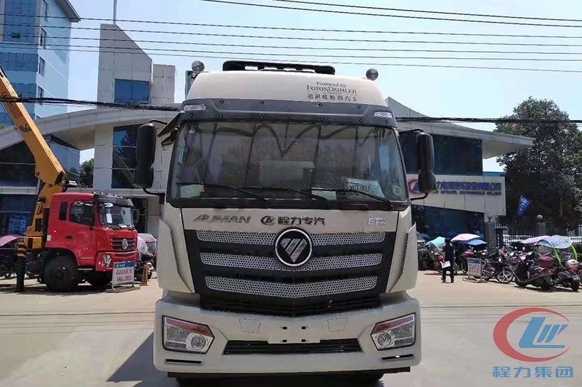 禽運(yùn)車正面圖