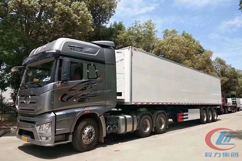 解放半掛冷藏車側面圖