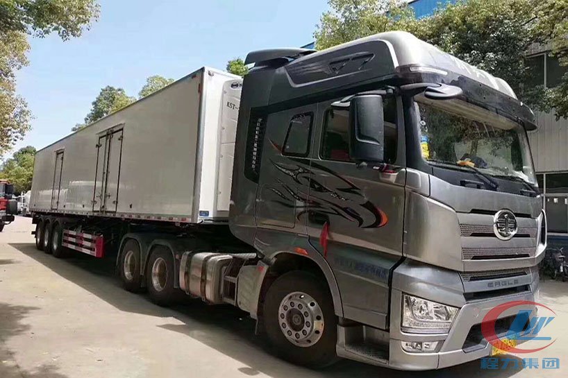 解放半掛冷藏車側面圖