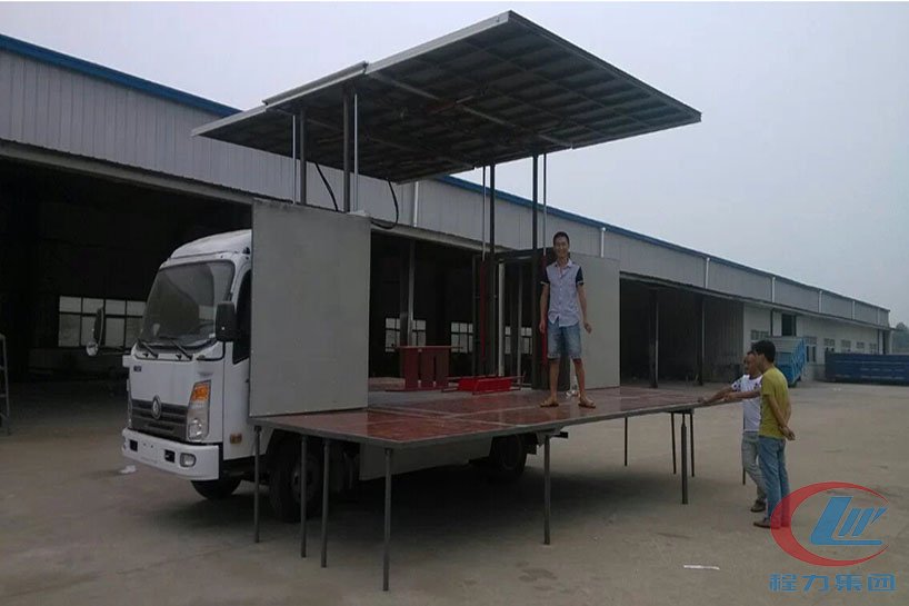 重汽豪沃3.8米廂長舞臺車側(cè)面圖