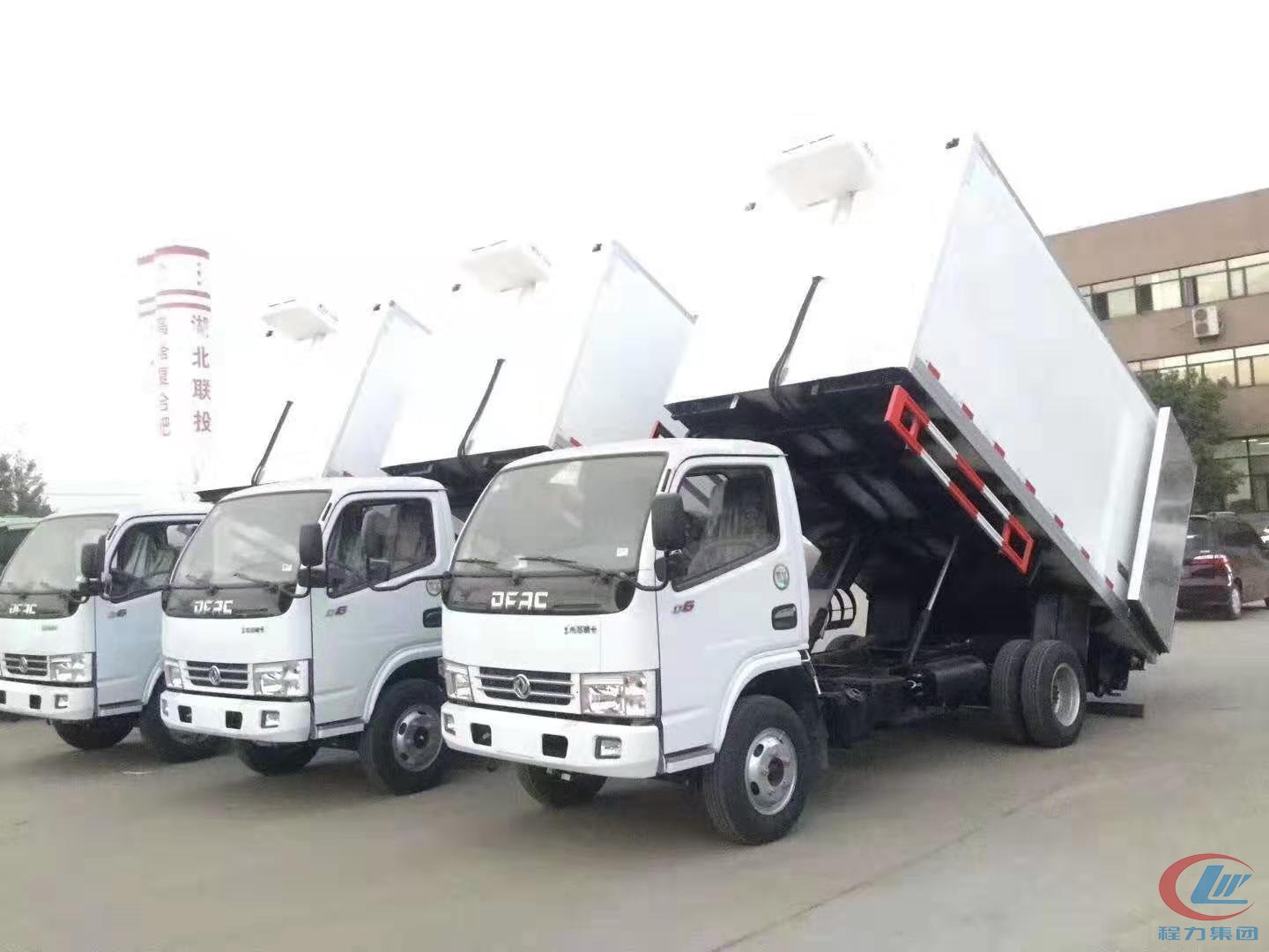 東風多利卡D6動物尸體運轉車