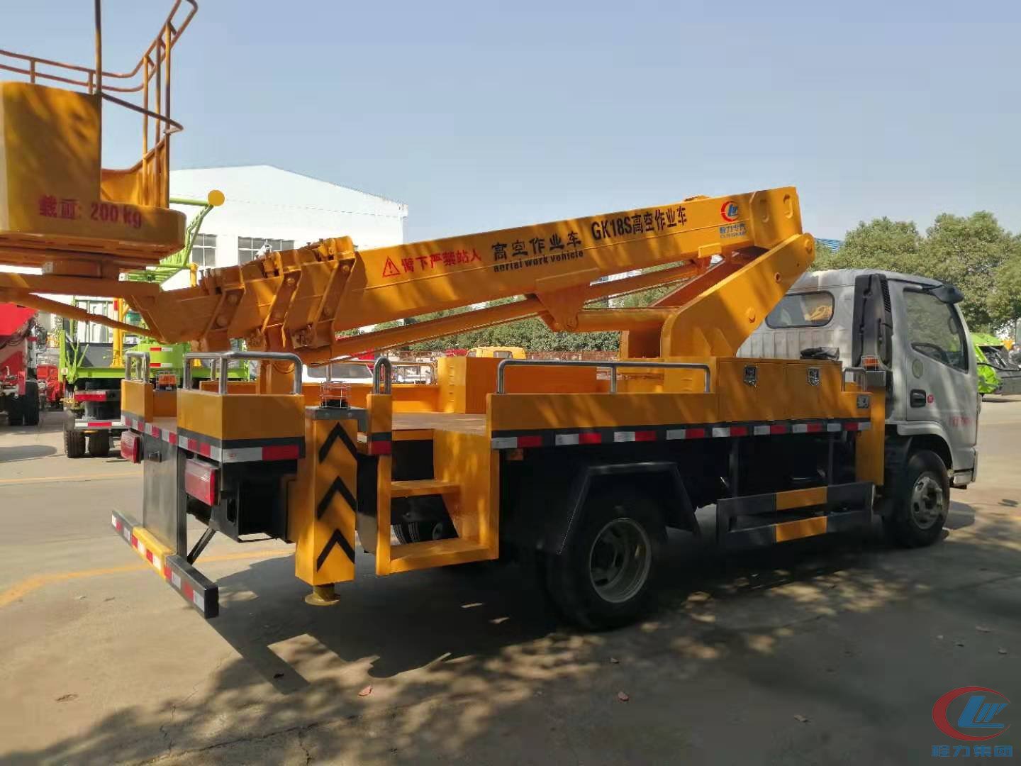 國(guó)六小多利卡高空作業(yè)車