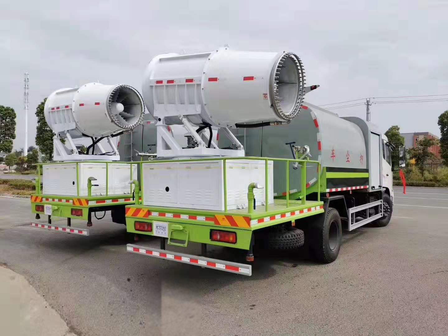 東風天錦多功能抑塵車側面圖