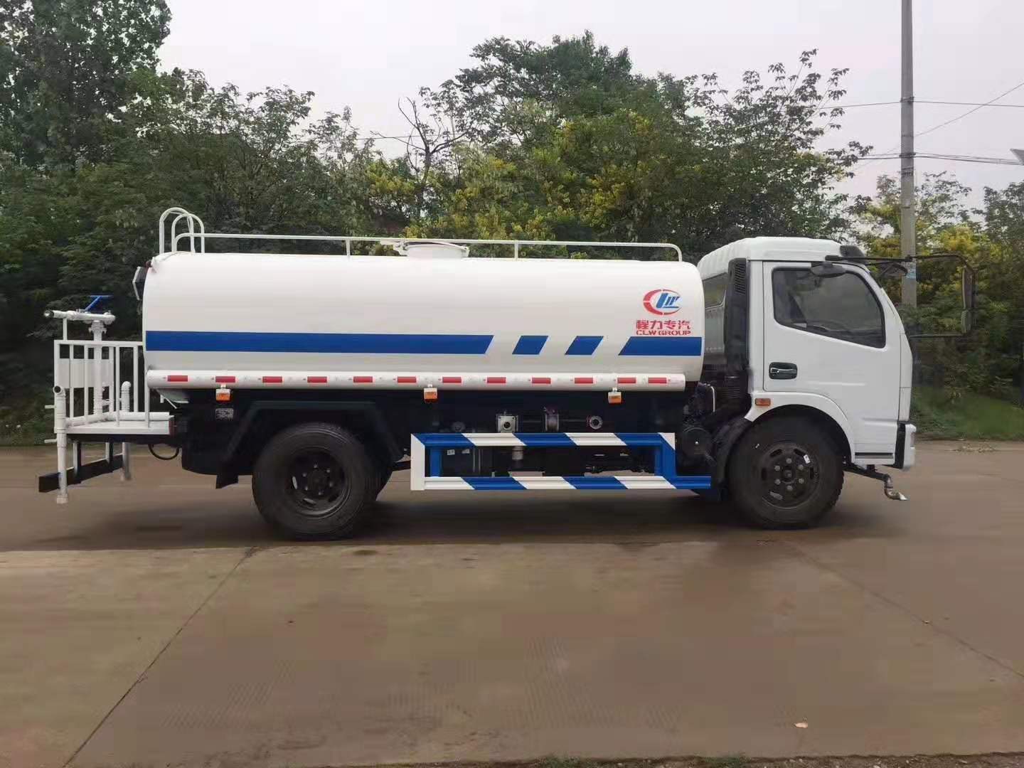 程力專(zhuān)汽東風(fēng)福瑞卡灑水車(chē)