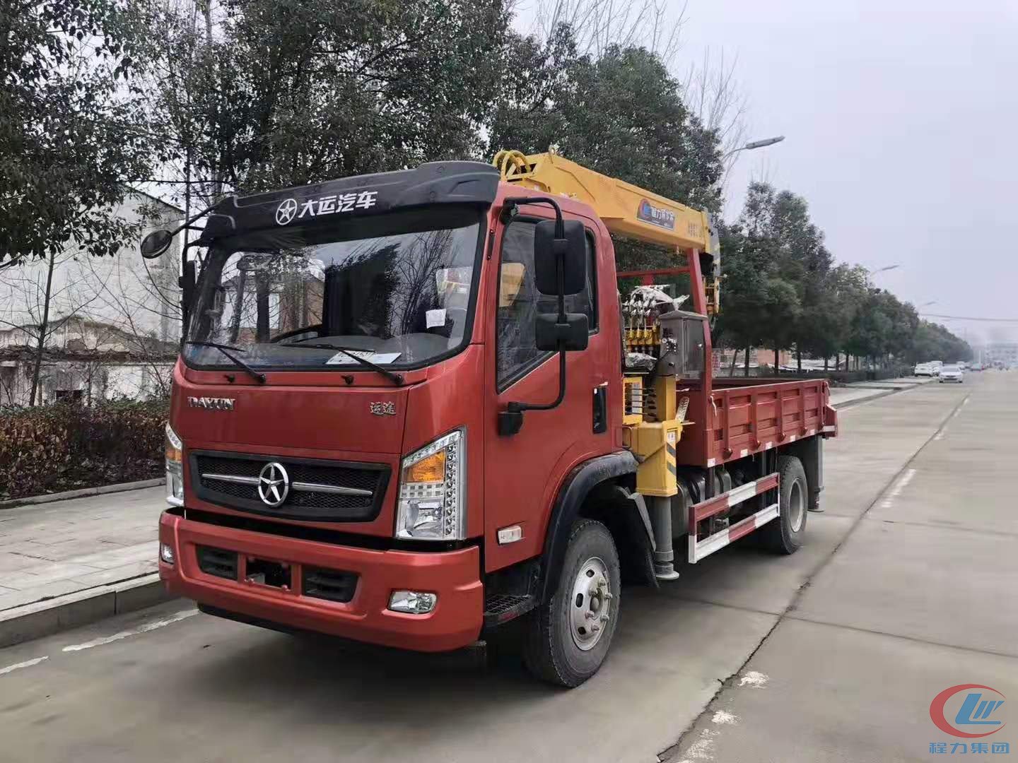 成都大運(yùn)汽車(chē)隨車(chē)吊