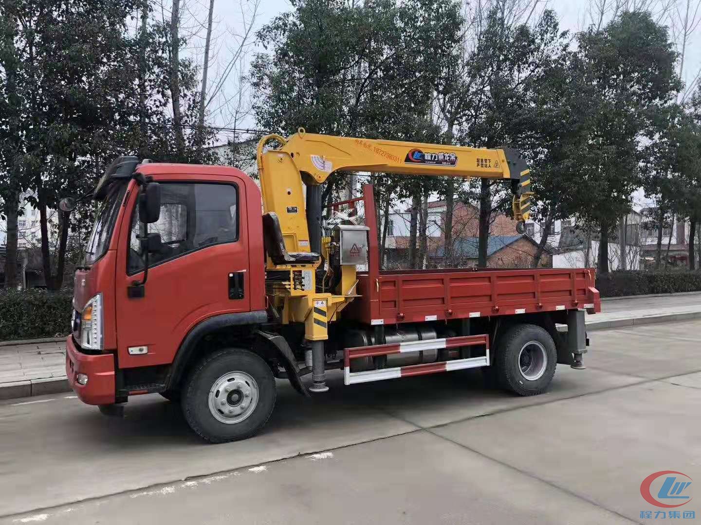 程力公司大運(yùn)隨車(chē)吊廠家