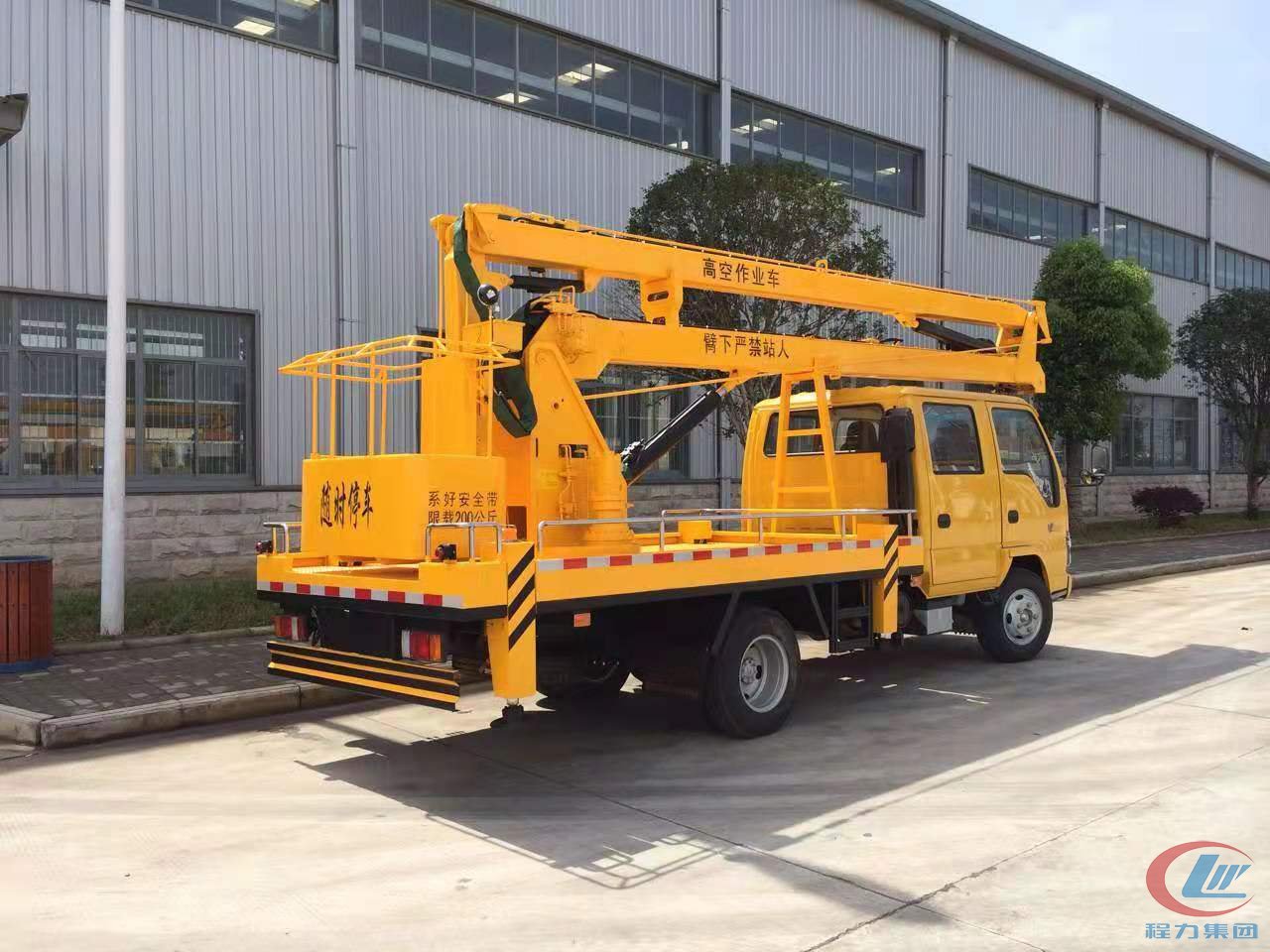 程力五十鈴16米高空作業車側面圖