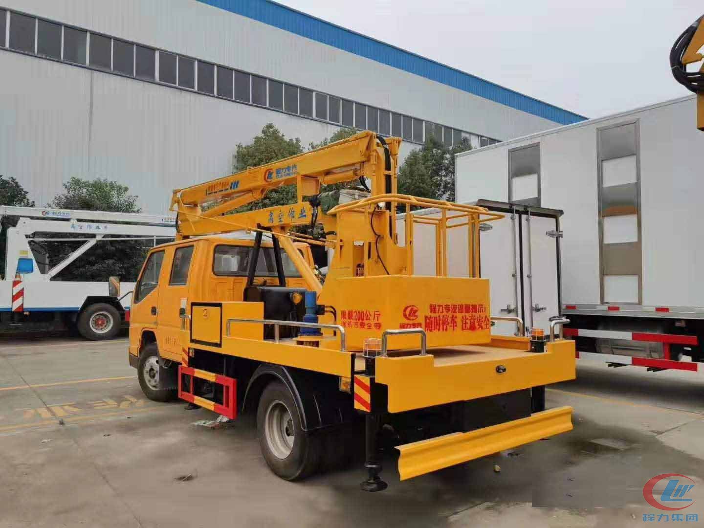 湖北程力江鈴12米高空作業車側面圖