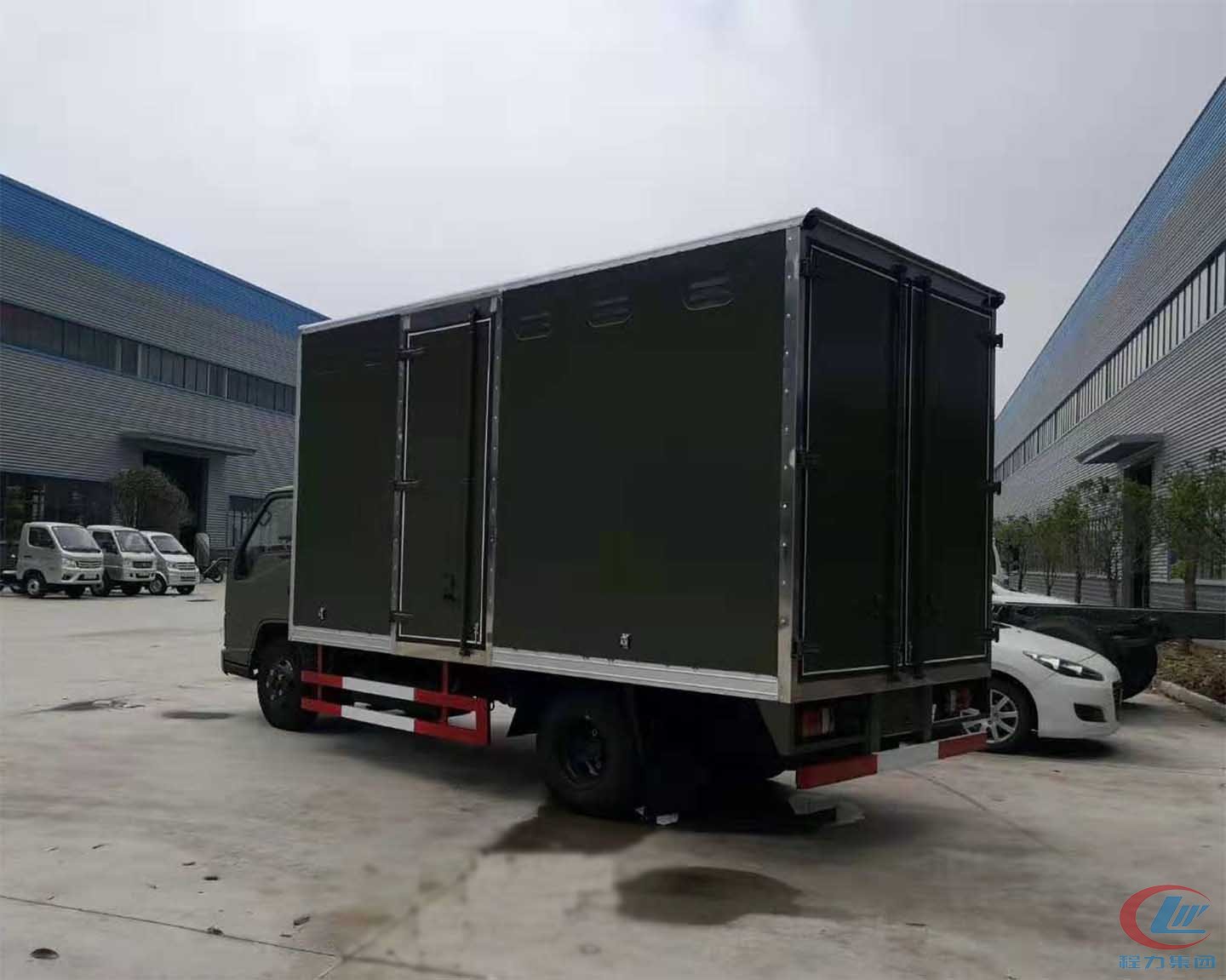 程力汽車集團(tuán)江鈴危險(xiǎn)品運(yùn)輸車