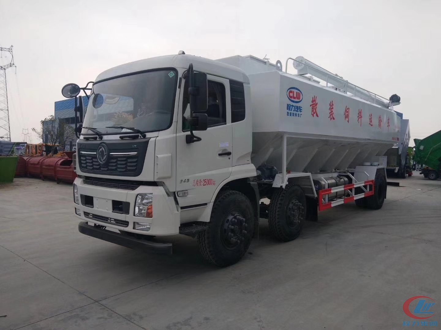 東風(fēng)天錦散裝飼料運(yùn)輸車(chē)