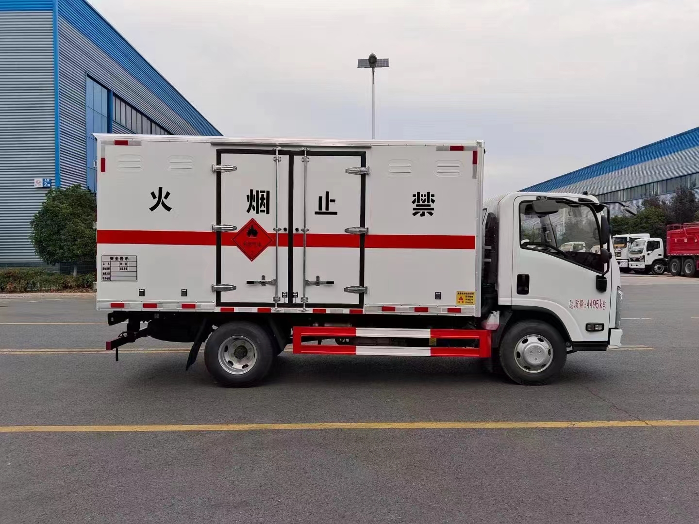 程力集團(tuán)中國(guó)民營(yíng)企業(yè)500強(qiáng)打造高端安全防爆車(chē)產(chǎn)品