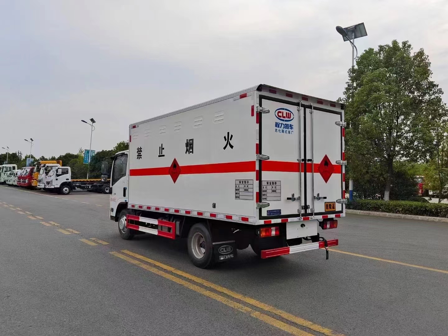 程力集團(tuán)專(zhuān)用車(chē)系列五十鈴爆破器材運(yùn)輸車(chē)